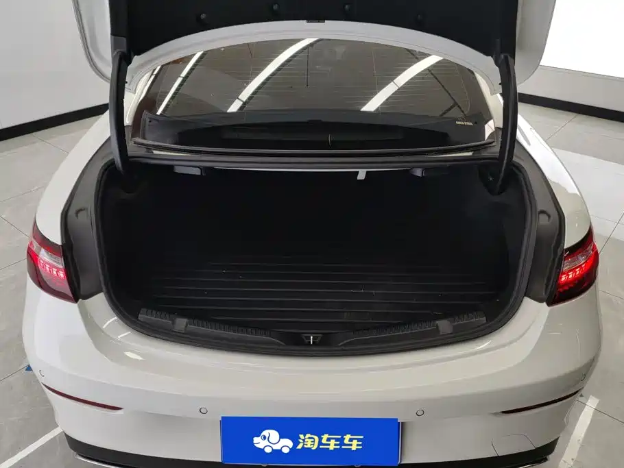 Mercedes-Benz E-Класс 2021