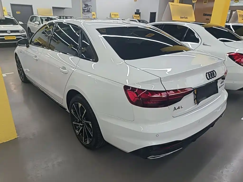Audi A4 2023