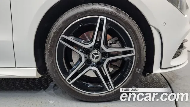 Mercedes-Benz CLA 2023