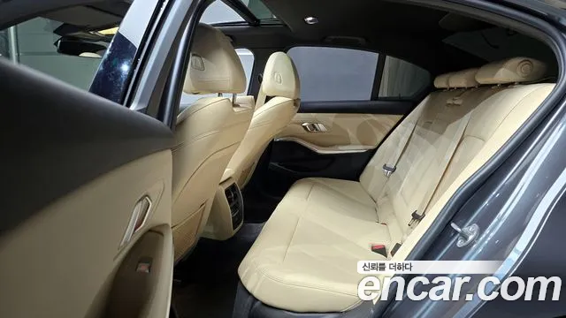 BMW 3 серии 2022