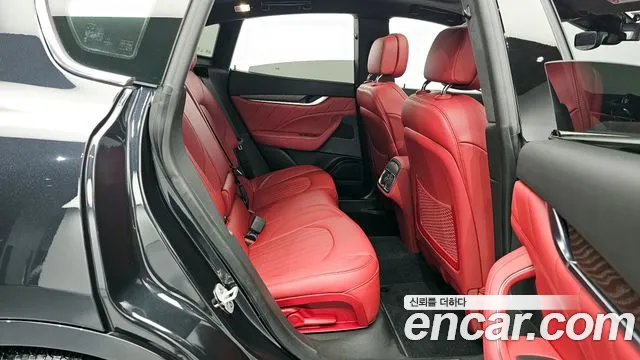 Maserati Levante 2022
