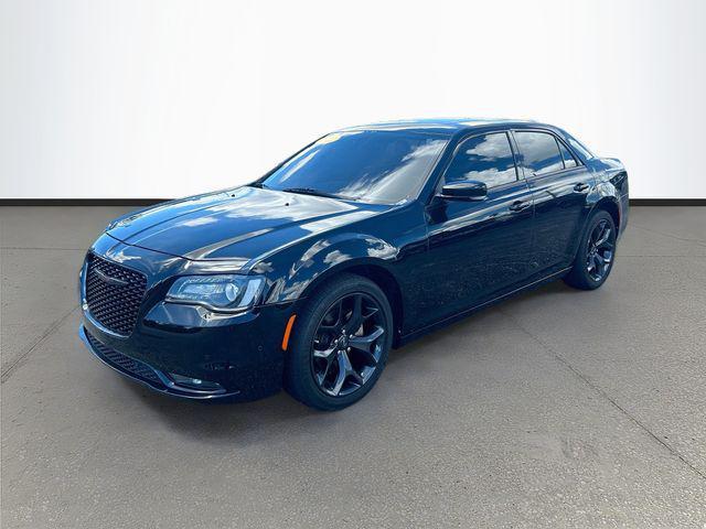 Chrysler 300 2022