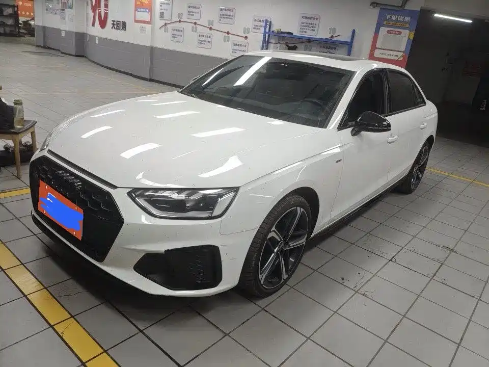 Audi A4 2023