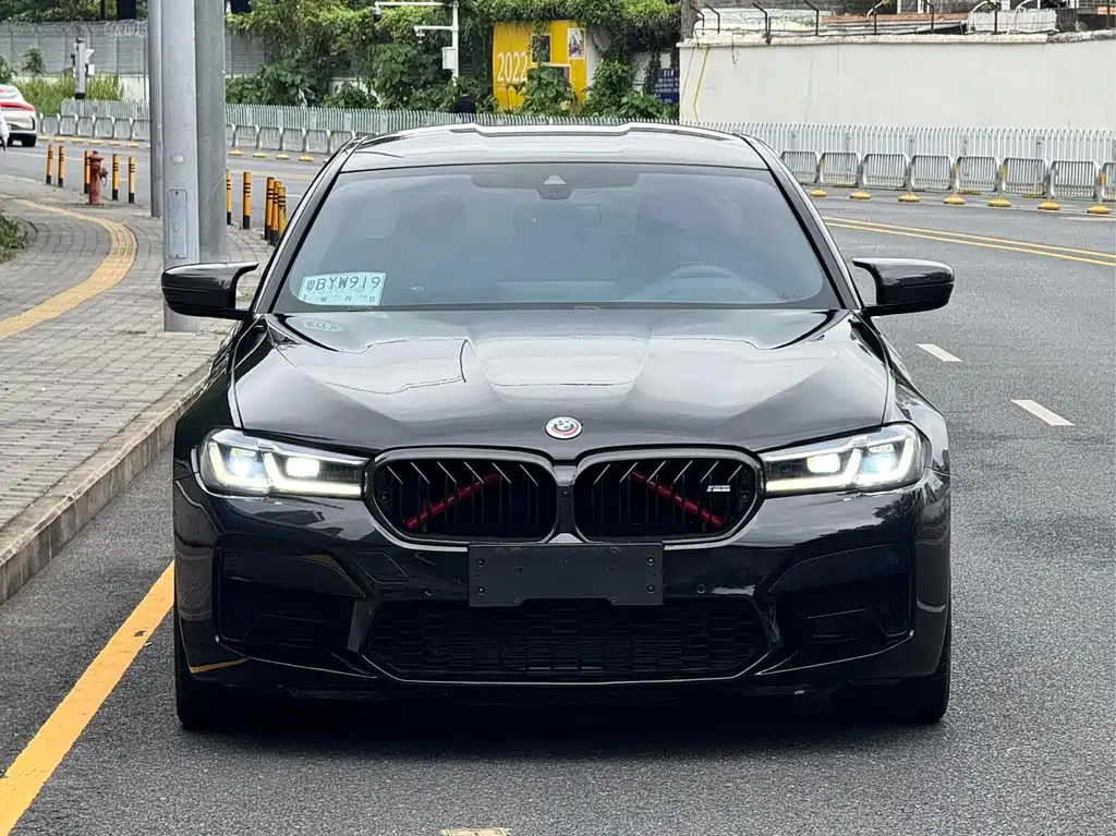 BMW M5 2021