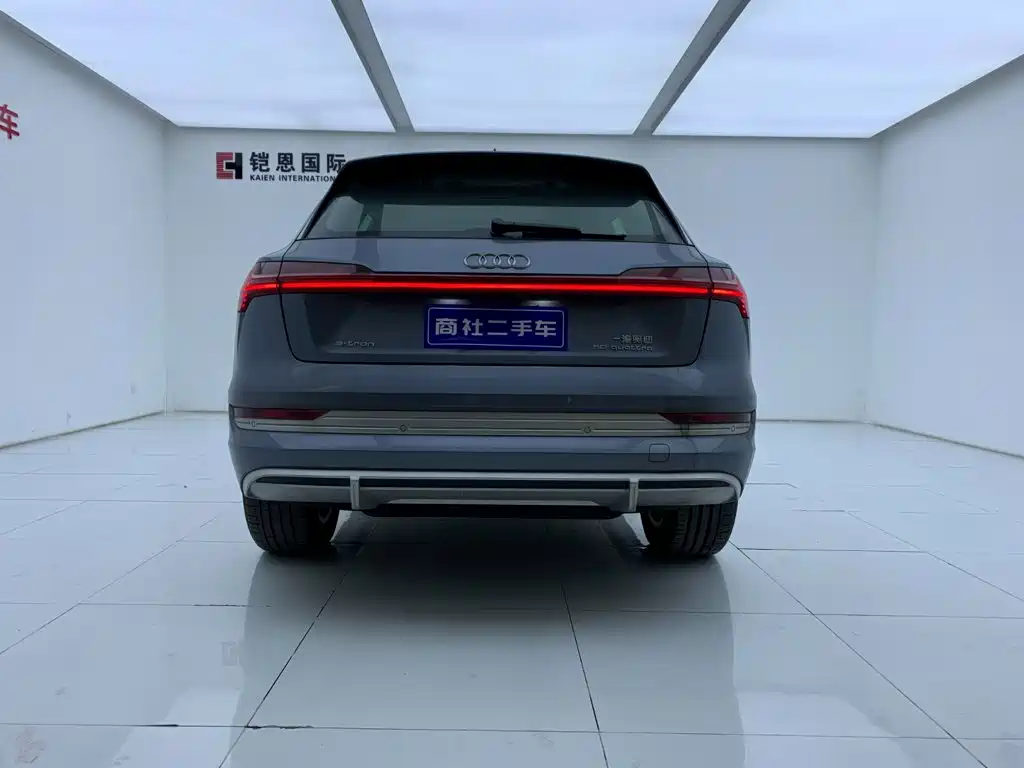 Audi e-tron 2026