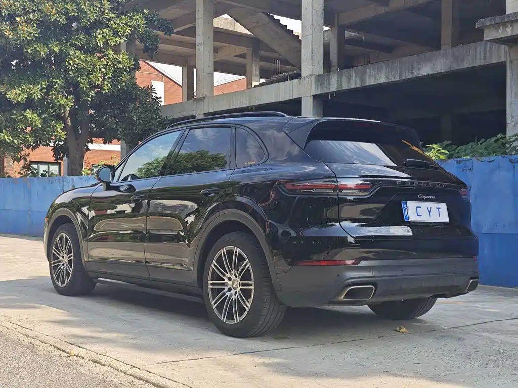 Porsche Cayenne 2021