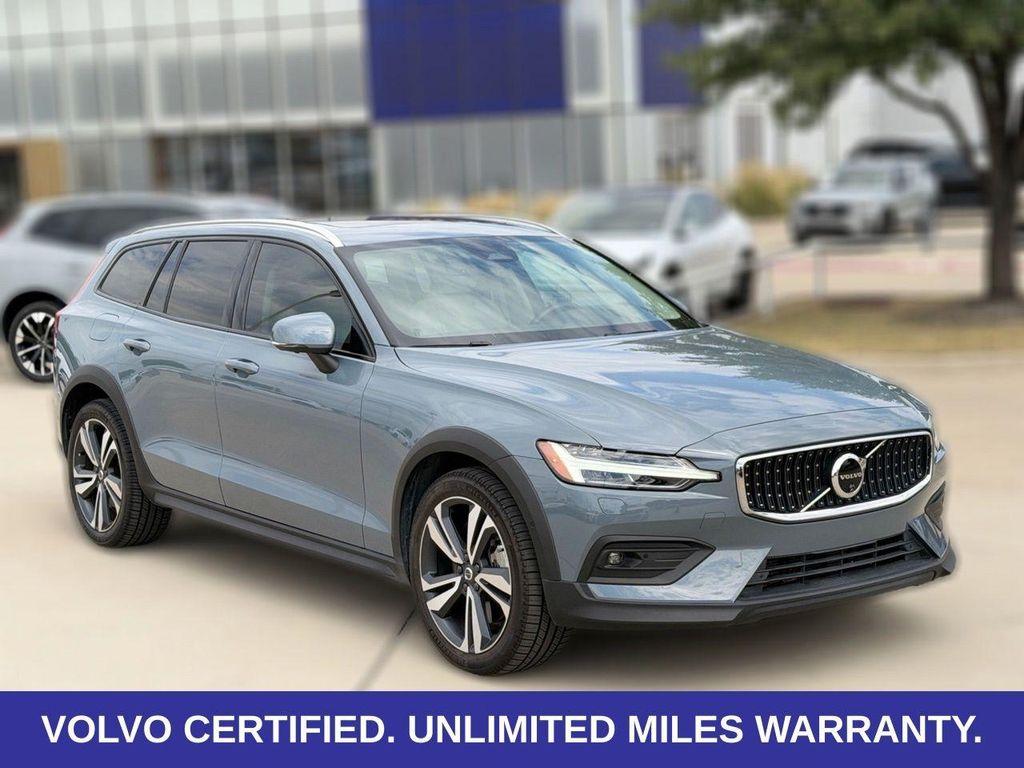 Volvo V60 Cross Country 2024