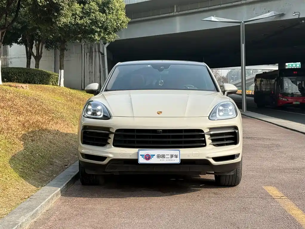 Porsche Cayenne 2022