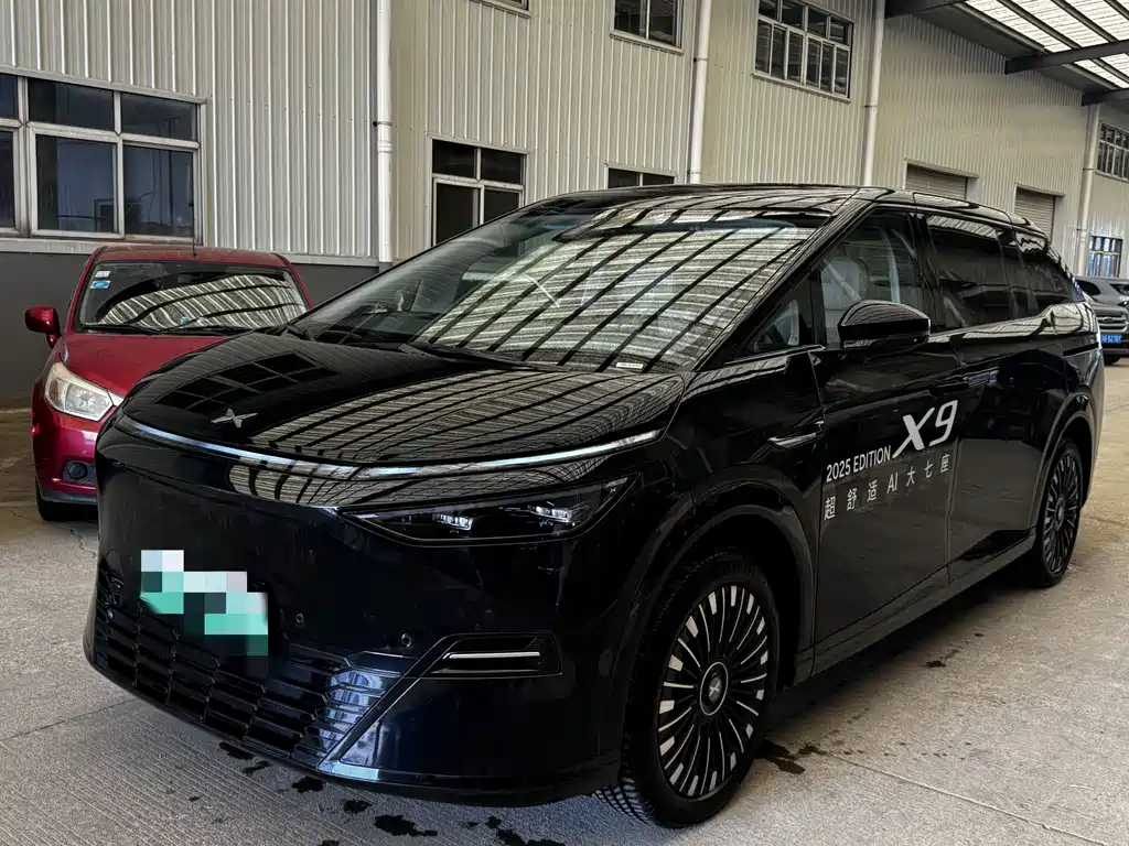 Xpeng X9 2025