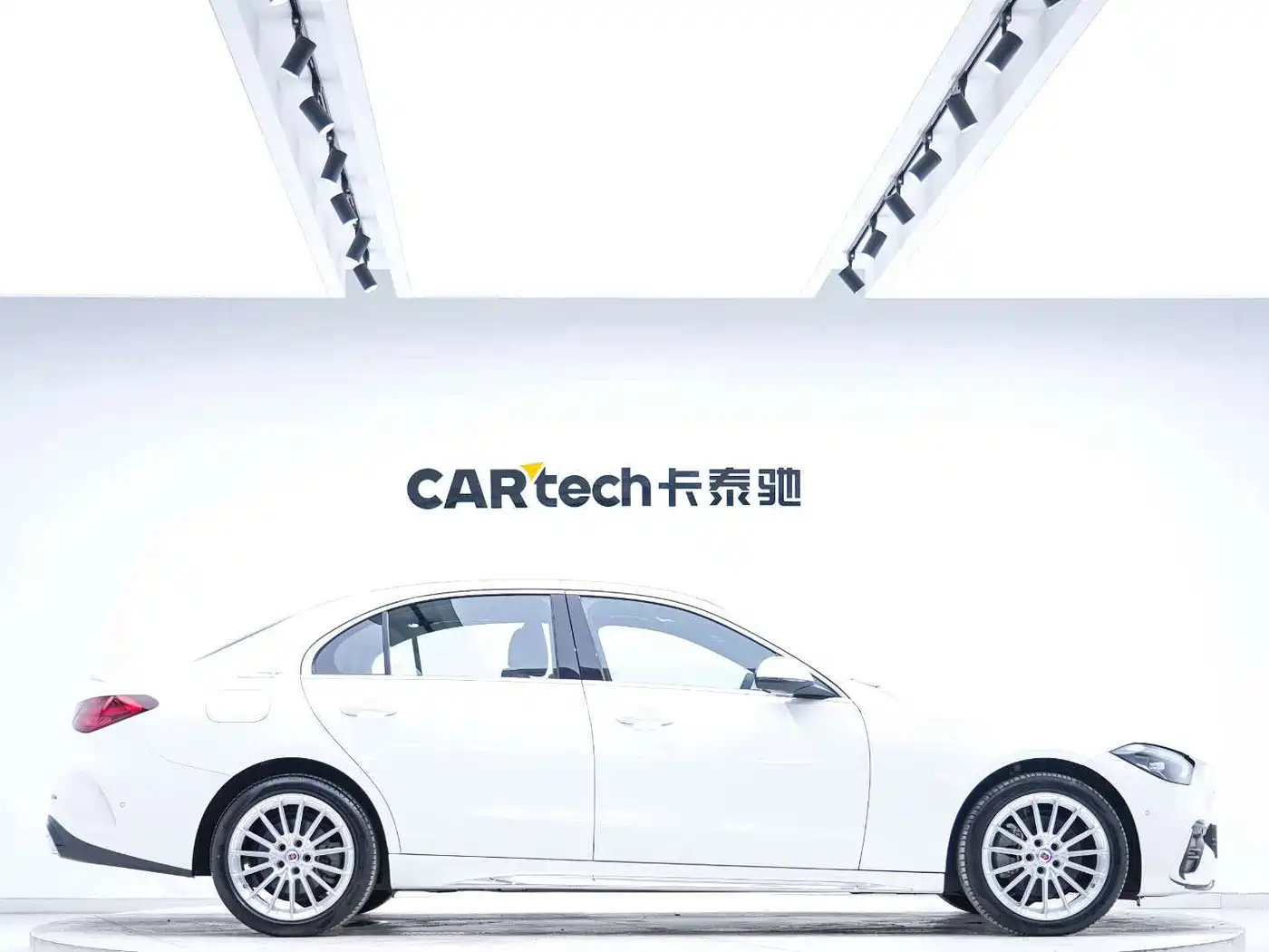 Mercedes-Benz C-Класс 2024