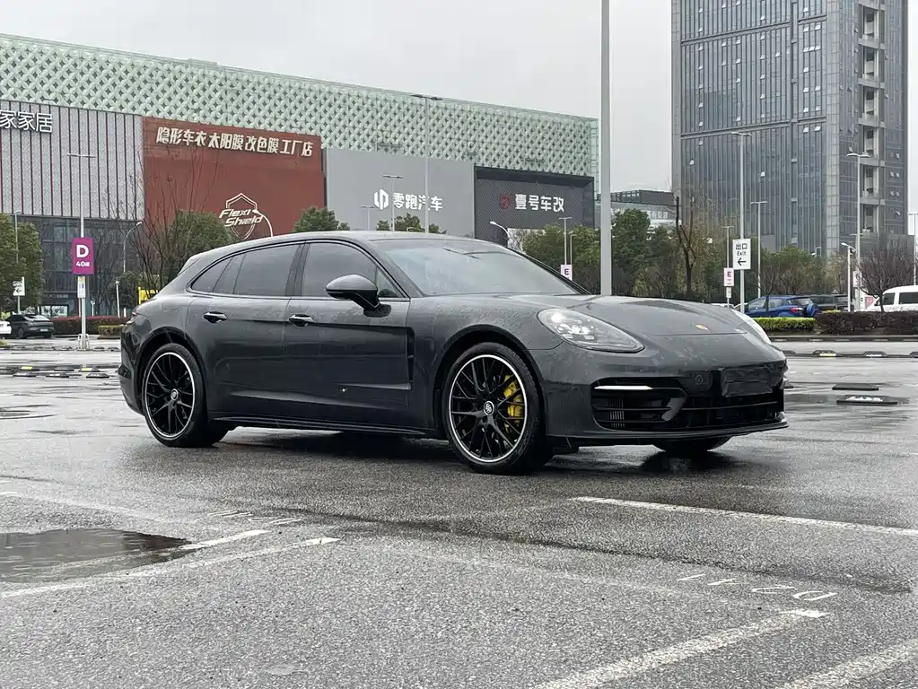 Porsche Panamera 2022