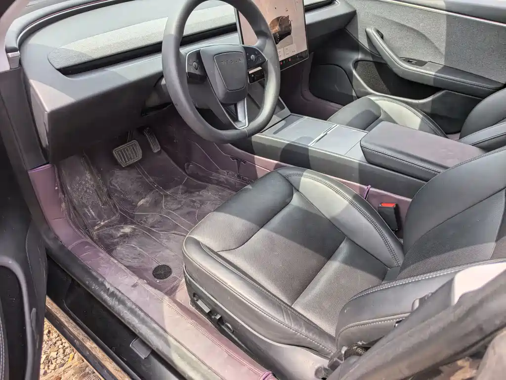 Tesla Model 3 2024