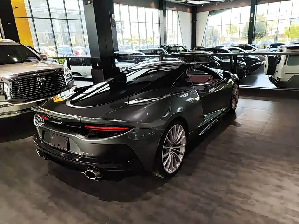 McLaren GT 2023