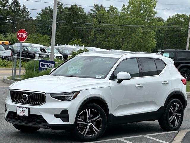 Volvo XC40 2025