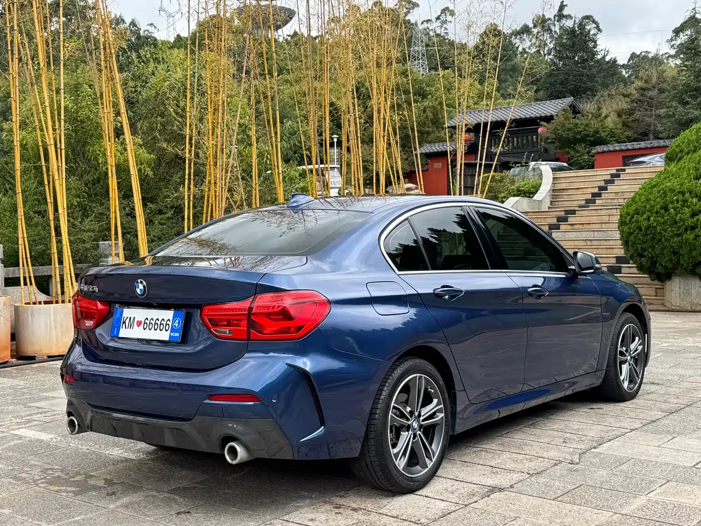 BMW 1 серии 2022