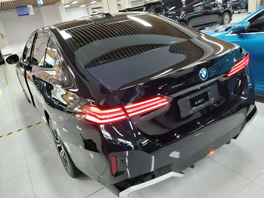 BMW i5 2025