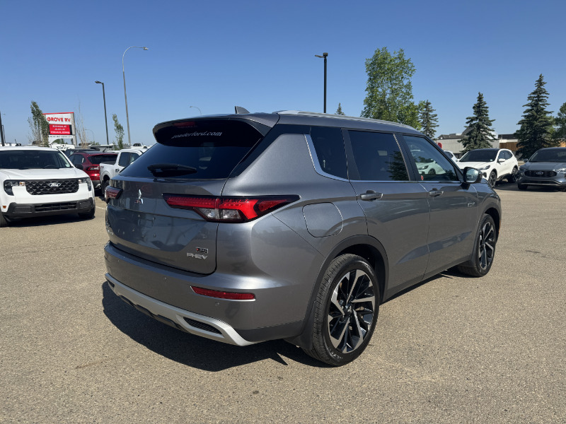 Mitsubishi Outlander 2023