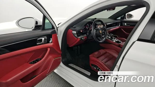 Porsche Panamera 2021