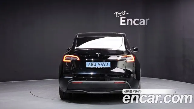 Tesla Model Y 2021