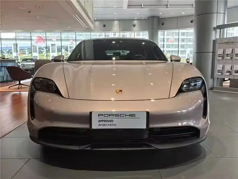 Porsche Taycan 2022
