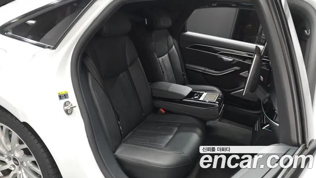 Audi A8 2021