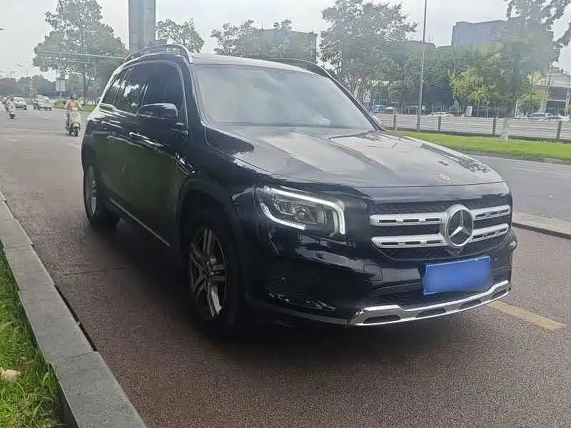 Mercedes-Benz GLB 2023