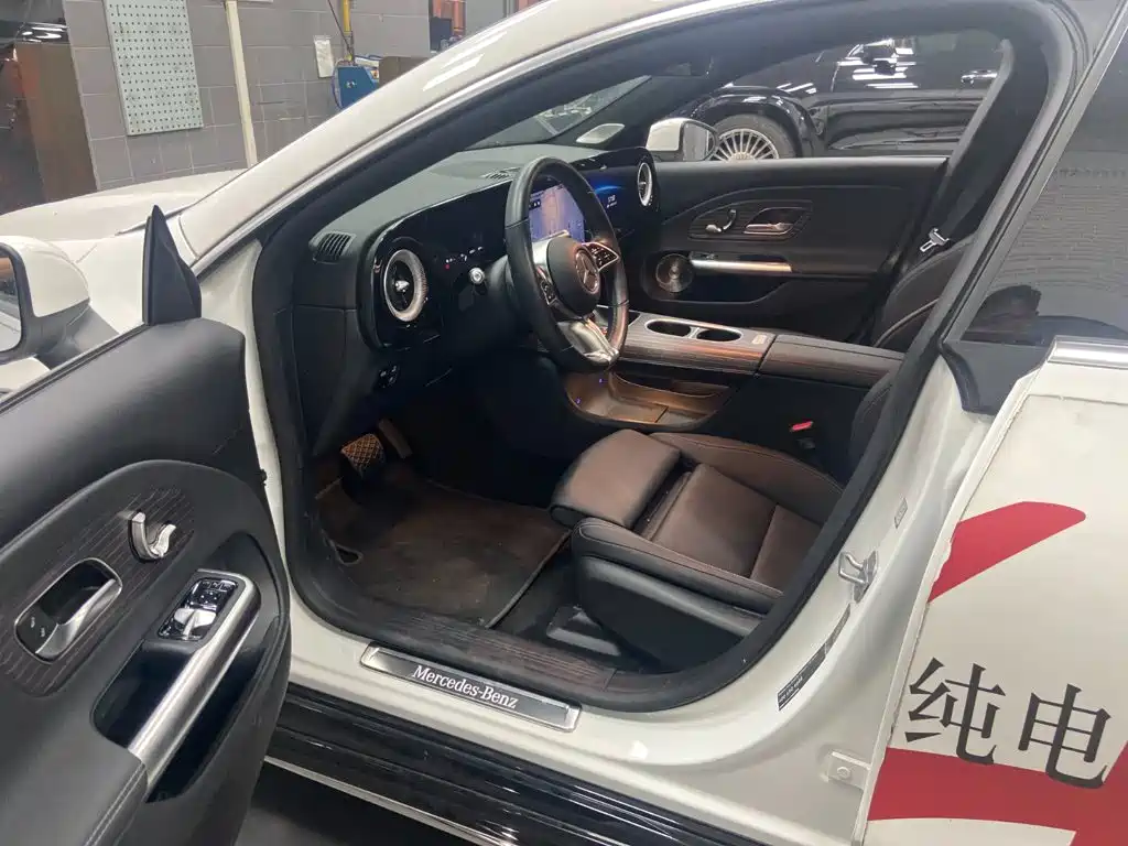 Mercedes-Benz CLA 2025