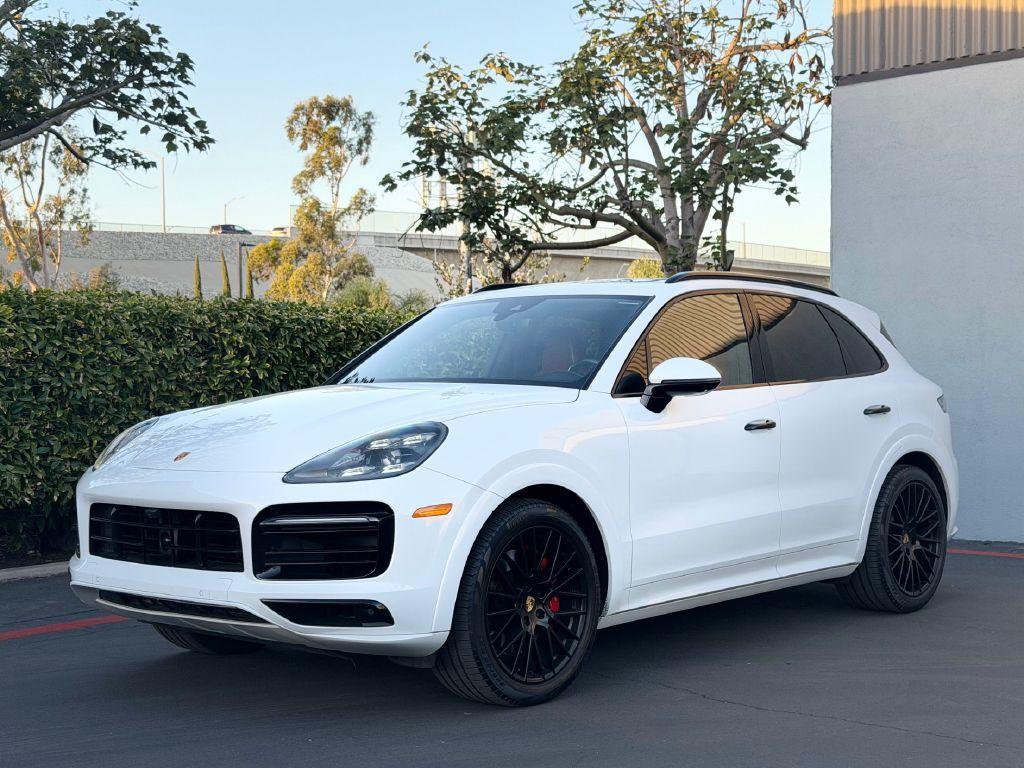Porsche Cayenne 2021