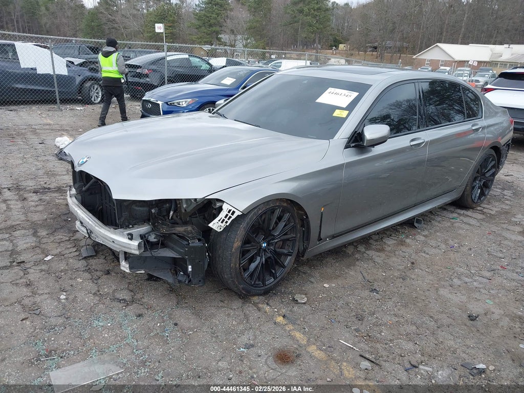 BMW 750 2021