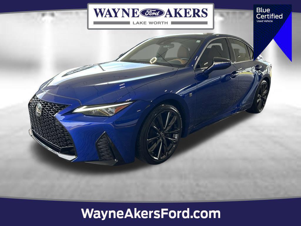 Lexus IS 2025