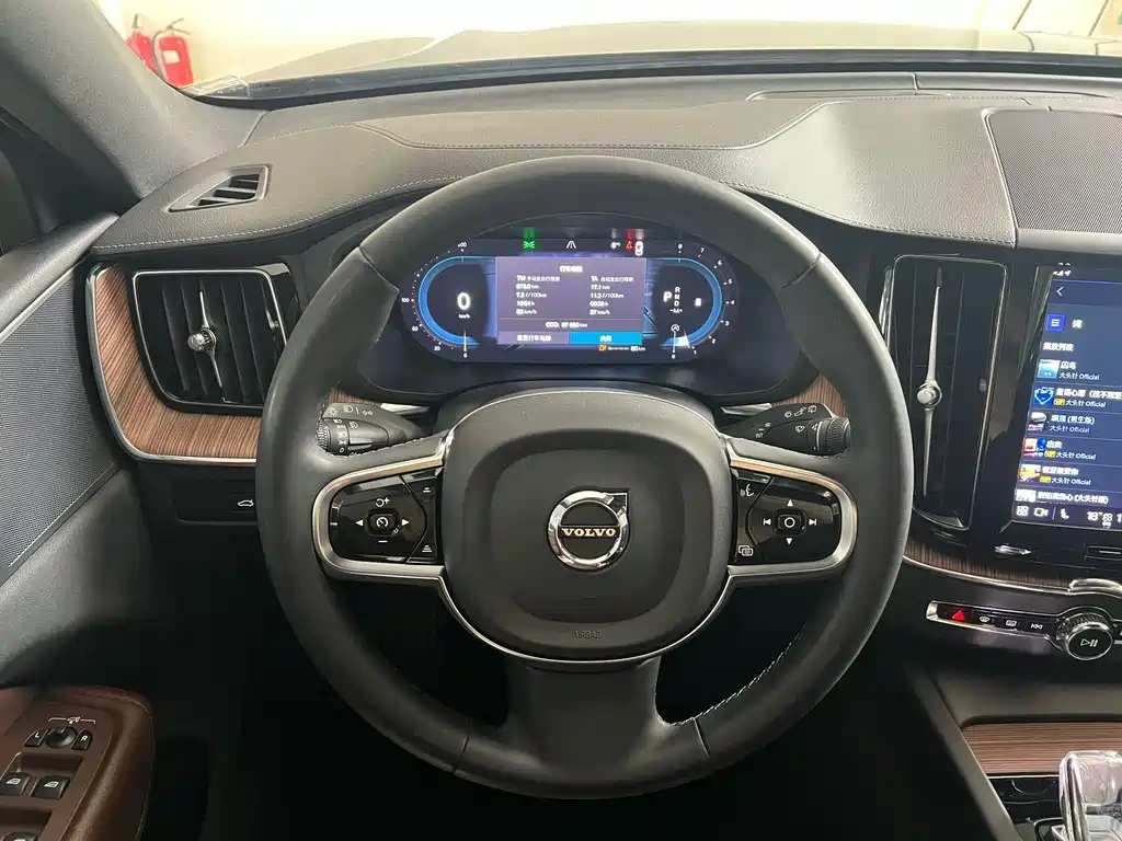 Volvo XC60 2022