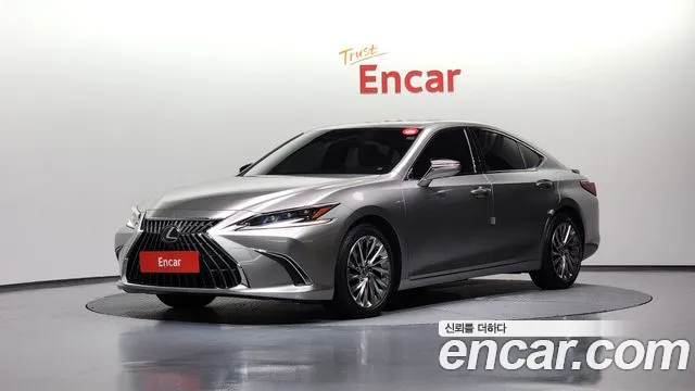 Lexus ES 2024