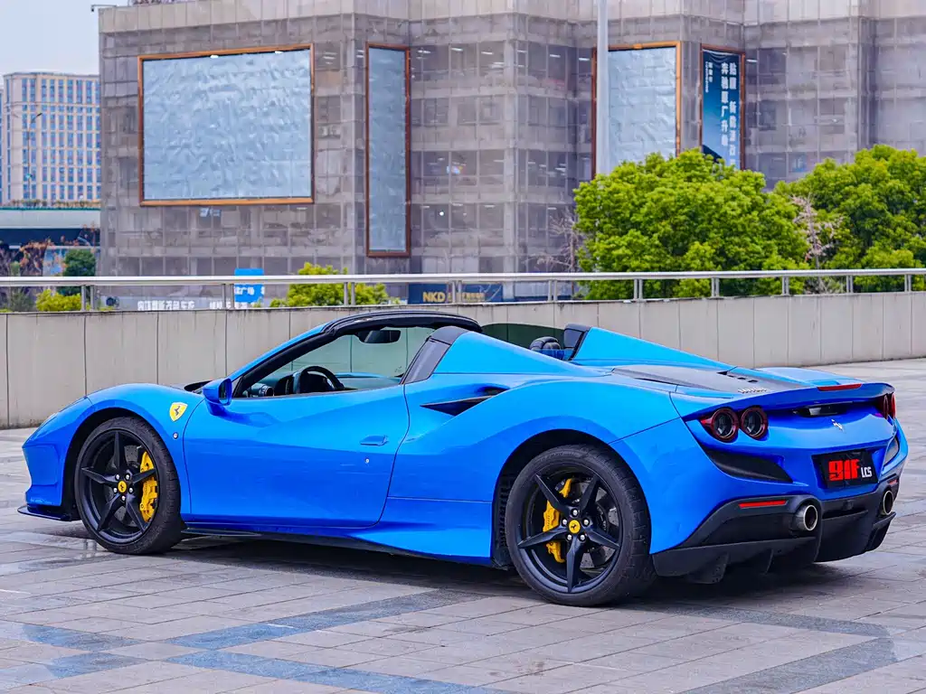Ferrari F8 2021