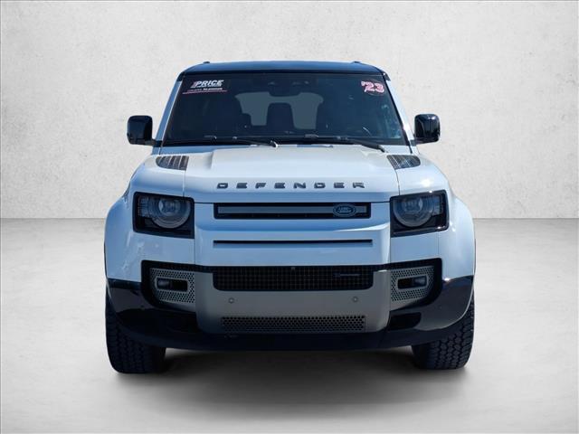 Land Rover Defender 2023