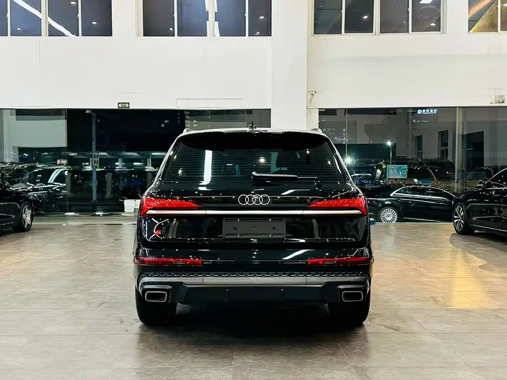 Audi Q7 2024