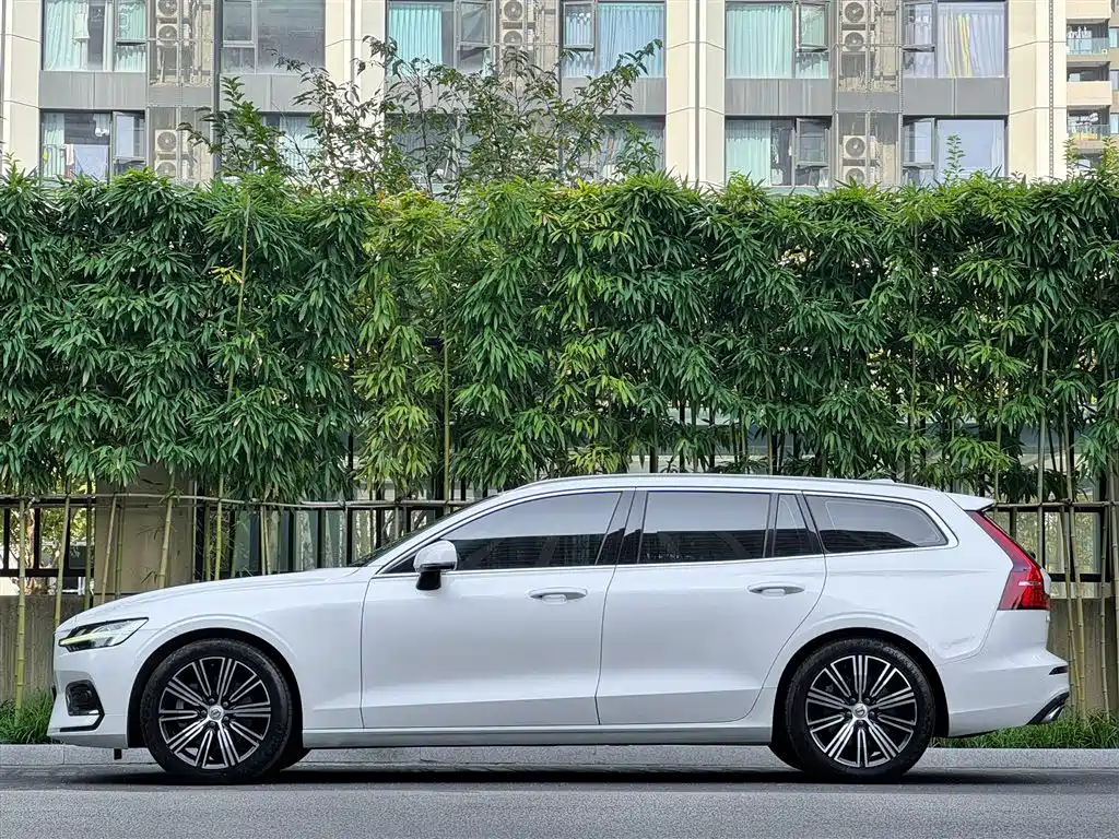 Volvo V60 2020