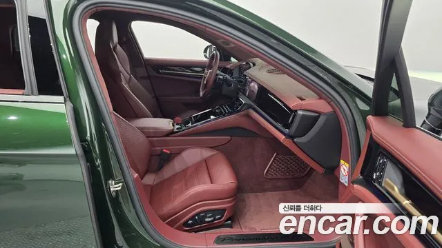 Porsche Panamera 2025