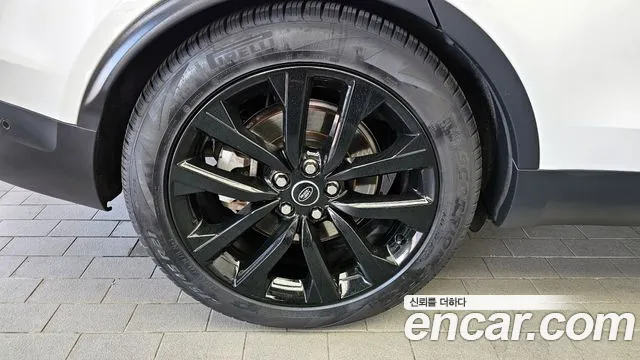 Land Rover Discovery 2021
