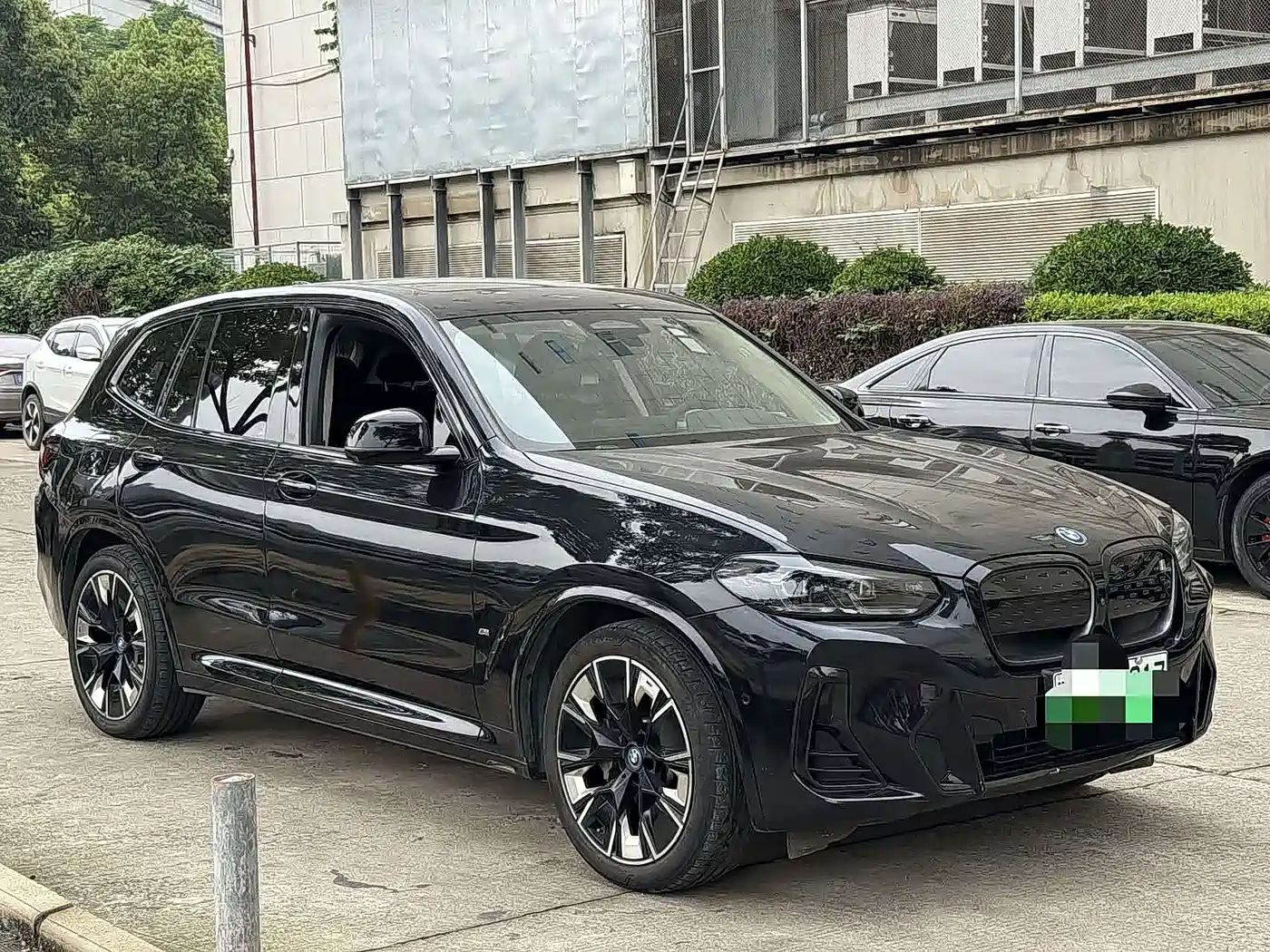 BMW iX3 2023