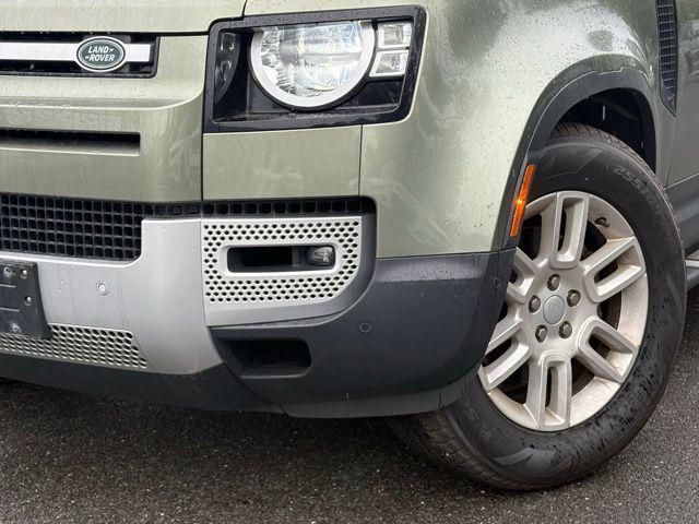 Land Rover Defender 2023