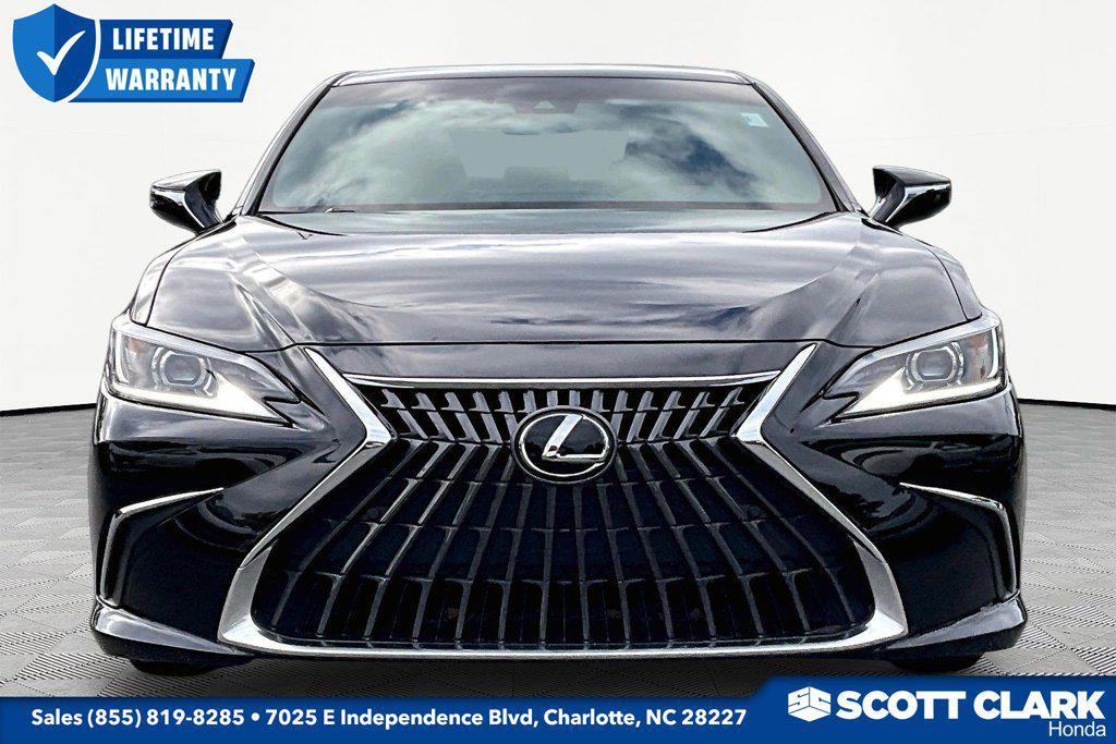 Lexus ES 2025