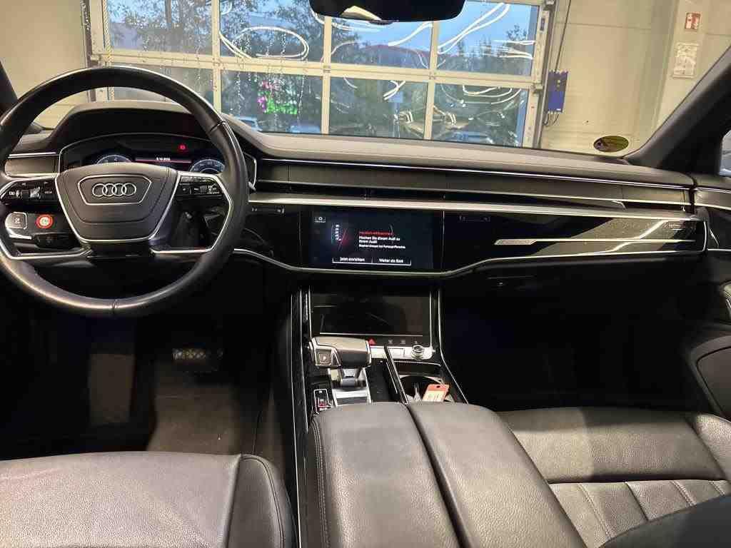 Audi A8 2022