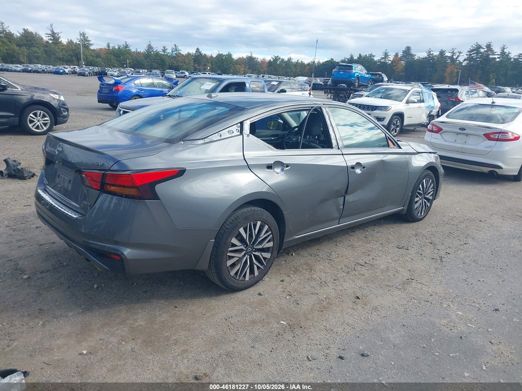 Nissan Altima 2023