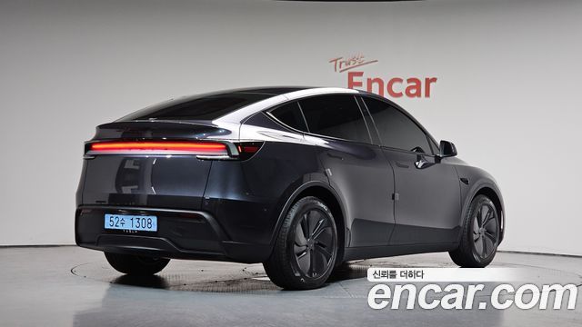 Tesla Model Y 2026