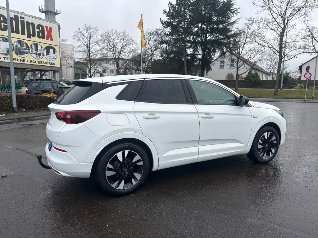 Opel GRANDLAND (X) 2022