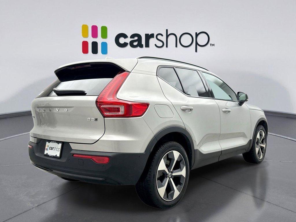 Volvo XC40 2025