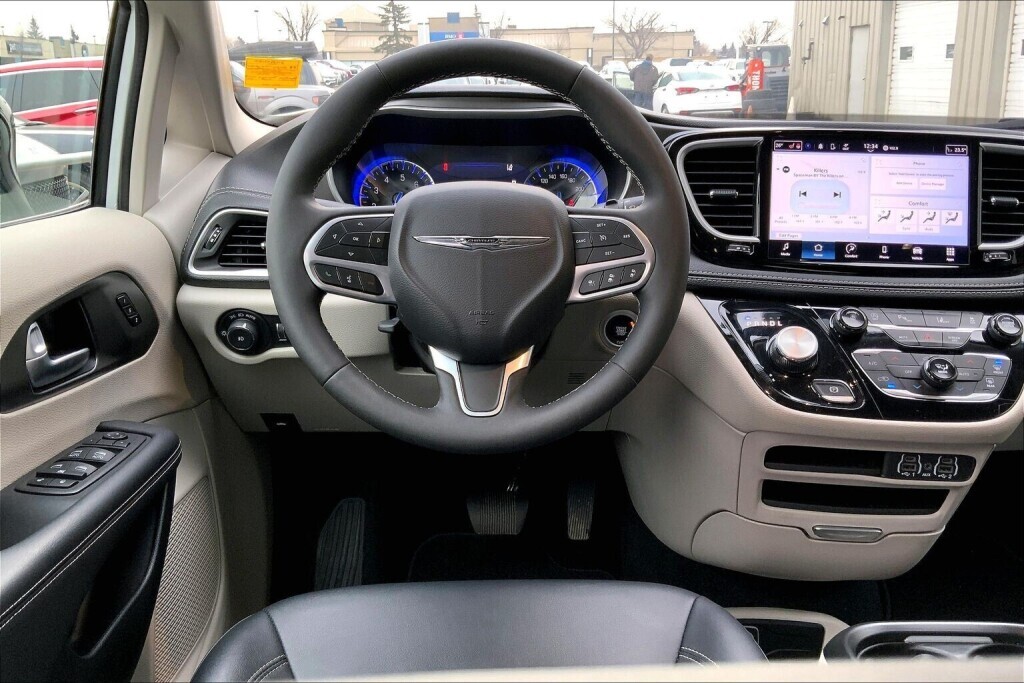 Chrysler Pacifica 2024