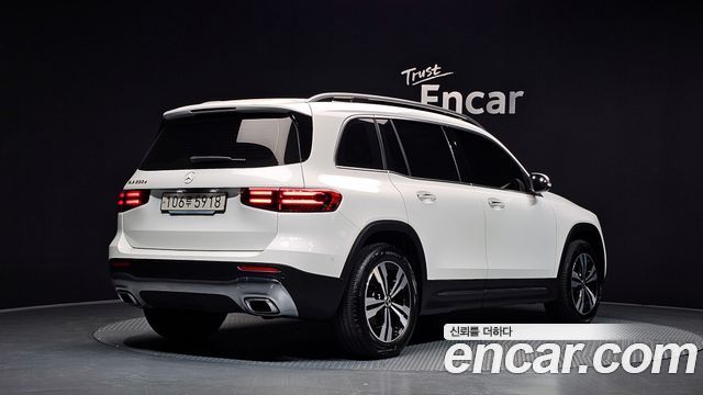 Mercedes-Benz GLB 2024