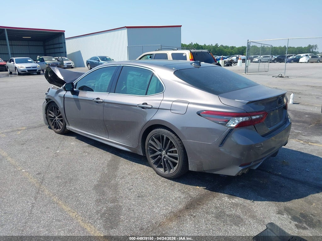 Toyota Camry 2021
