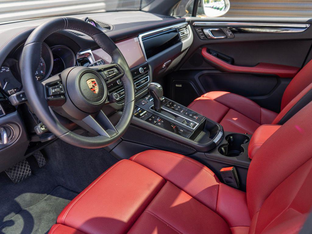 Porsche Macan 2025